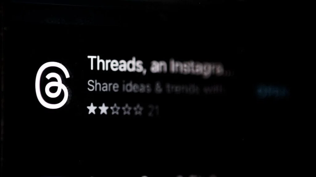 The image shows the "image" product logo and name alongside the text "Threads, an Instagram..." and "Share ideas & trends wi...," plus a 1-star rating from 21 reviews, all set against a dark background.
